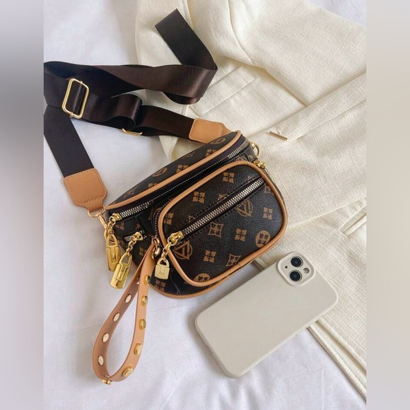 New Monogram Crossbody Bag - Picture 4 of 5